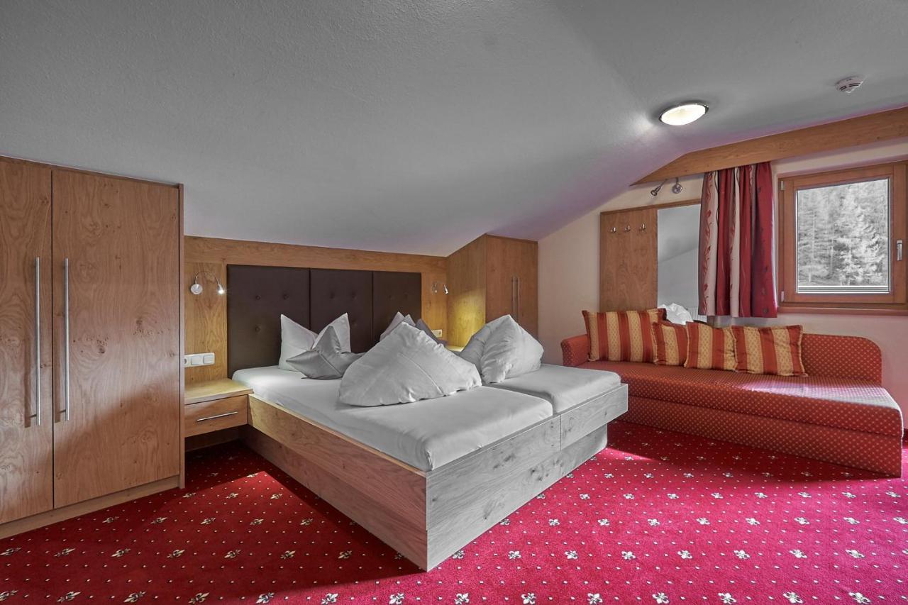 Hotel Garni Schoenblick Solden Exterior photo
